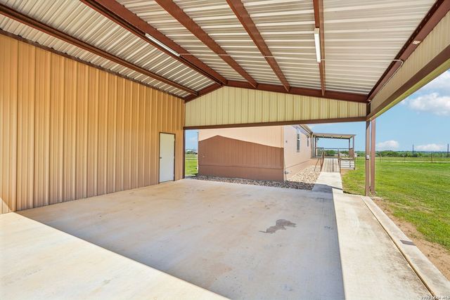 849 County Road 302 A, Floresville, TX 78114