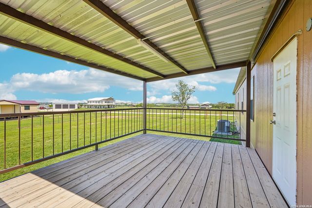 849 County Road 302 A, Floresville, TX 78114