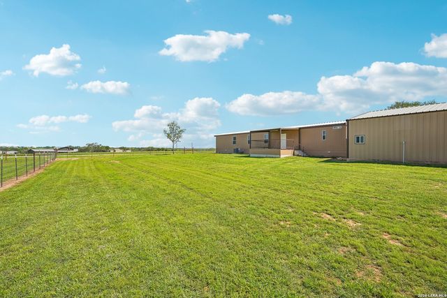 849 County Road 302 A, Floresville, TX 78114