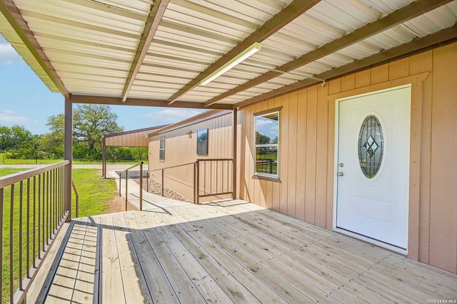 849 County Road 302 A, Floresville, TX 78114