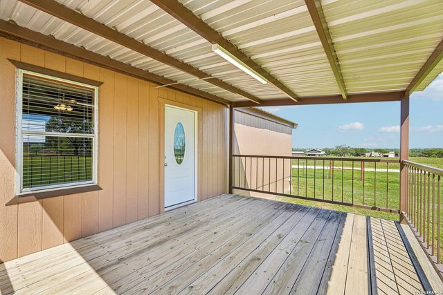 849 County Road 302 A, Floresville, TX 78114