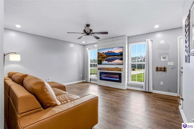 129 Molly Way, Elizabethtown, KY 42701
