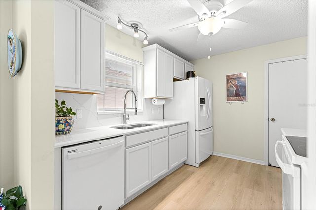 729 HERNANDEZ DRIVE, Lady Lake, FL 32159