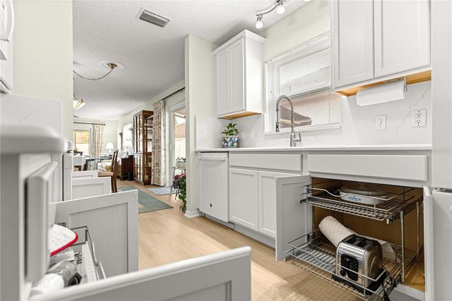 729 HERNANDEZ DRIVE, Lady Lake, FL 32159