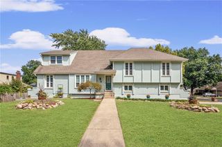 403 SE Richardson Place, Lee's Summit, MO 64063