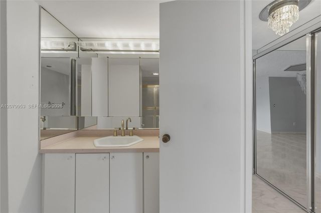 900 Saint Charles Place 310, Pembroke Pines, FL 33026