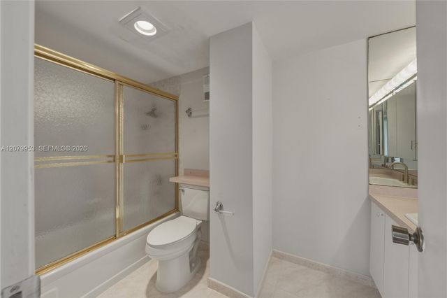 900 Saint Charles Place 310, Pembroke Pines, FL 33026