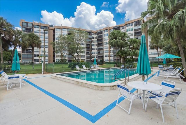 900 Saint Charles Place 310, Pembroke Pines, FL 33026