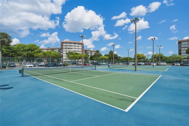 900 Saint Charles Place 310, Pembroke Pines, FL 33026