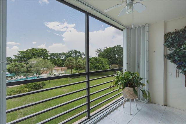 900 Saint Charles Place 310, Pembroke Pines, FL 33026
