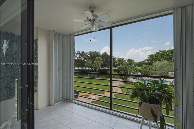 900 Saint Charles Place 310, Pembroke Pines, FL 33026