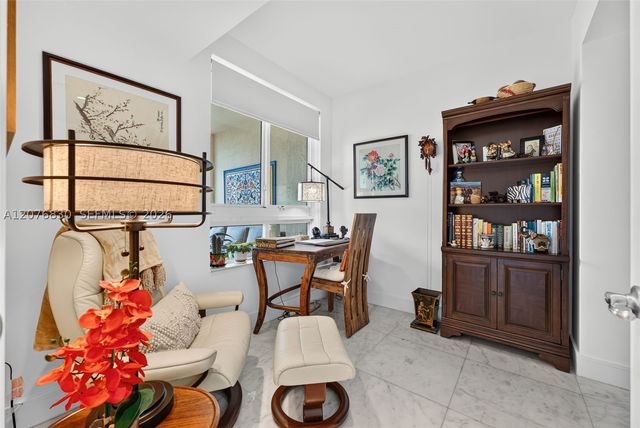 7350 SW 89th St 721S, Miami, FL 33156