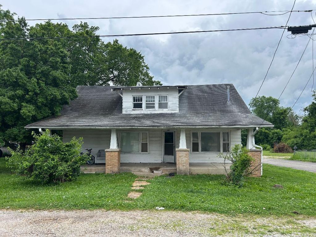 201 West Pennington Avenue, Ava, MO 65608