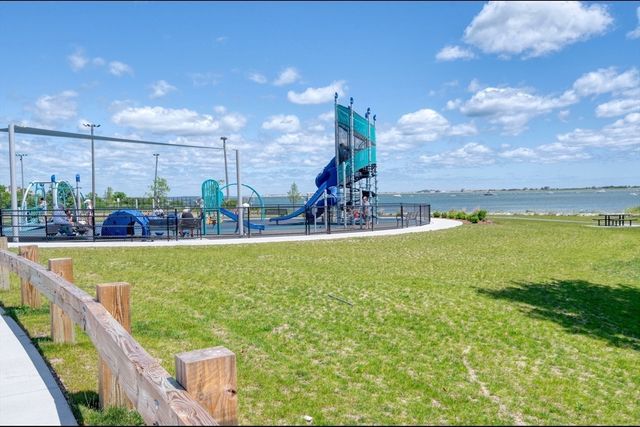 18 South, Plymouth, MA 02360