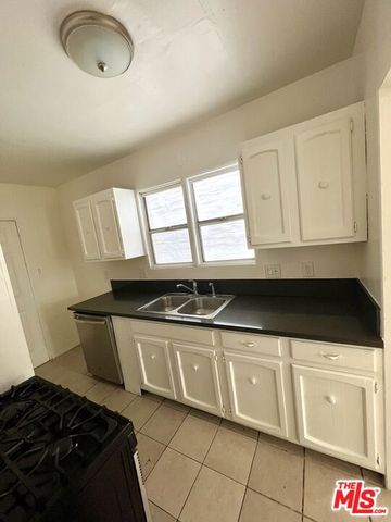 505 Edgewood Street, Inglewood, CA 90302