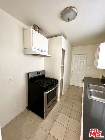 505 Edgewood Street, Inglewood, CA 90302