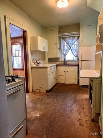 141 Charmouth Drive, Syracuse, NY 13207