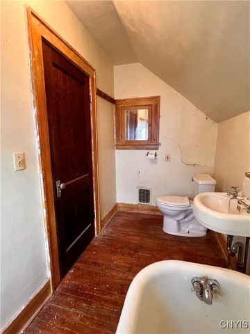 141 Charmouth Drive, Syracuse, NY 13207