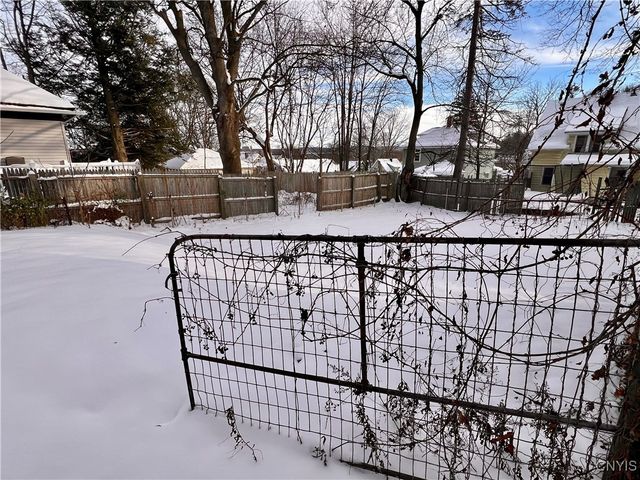 141 Charmouth Drive, Syracuse, NY 13207