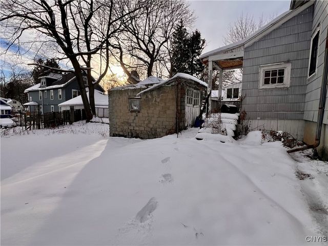 141 Charmouth Drive, Syracuse, NY 13207