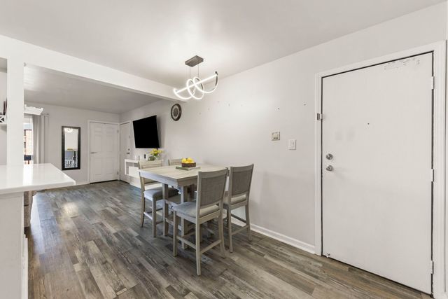 1002 Spruce Street 2B, Glendale Heights, IL 60139