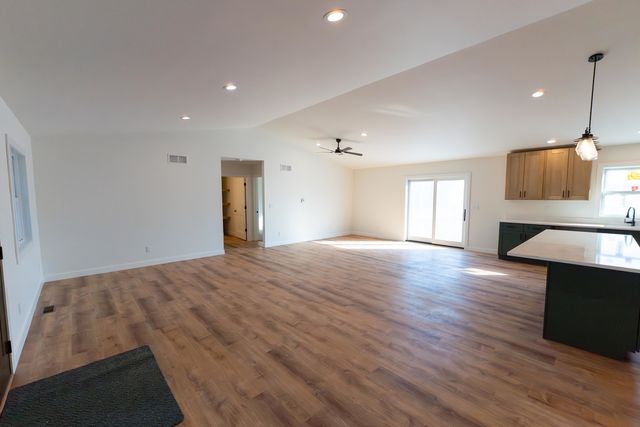 542 Heritage Drive, Stillman Valley, IL 61084