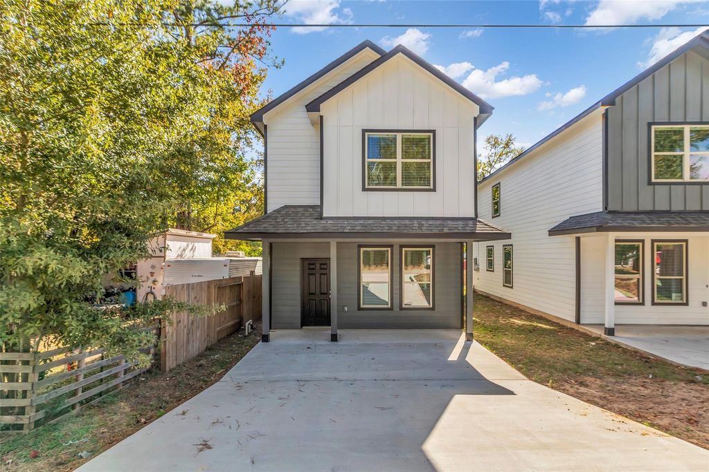 11964 Canal Street, Willis, TX 77318