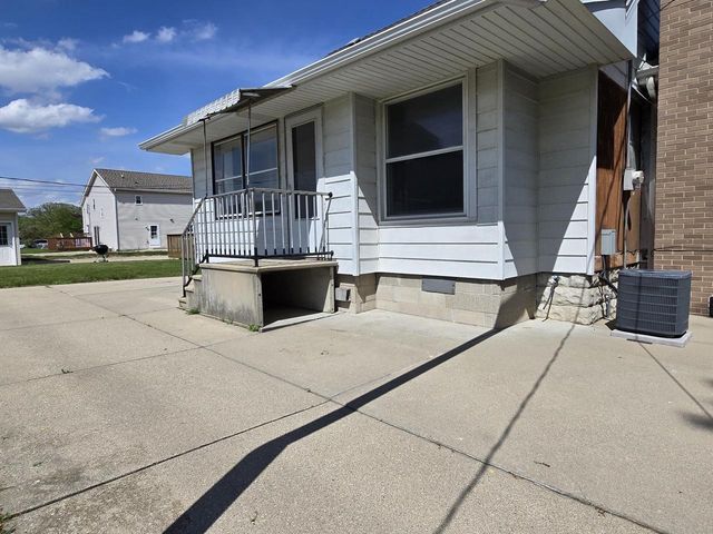 1031 98th STREET, West Allis, WI 53214