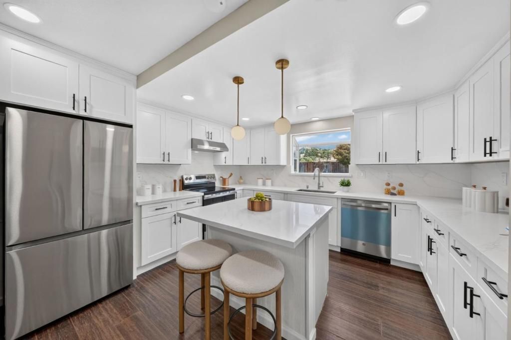 Image 10 of property listing at 10980 New Avenue, Gilroy, CA 95020