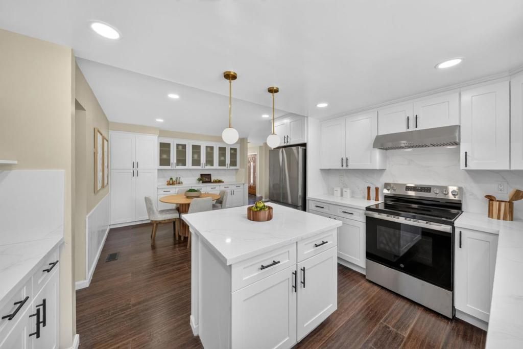 Image 12 of property listing at 10980 New Avenue, Gilroy, CA 95020