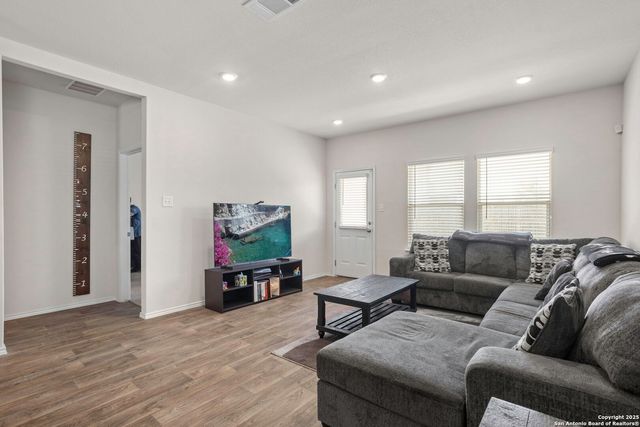 4007 Bay Leaf, Von Ormy, TX 78073