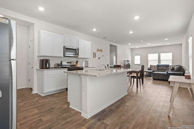 4007 Bay Leaf, Von Ormy, TX 78073