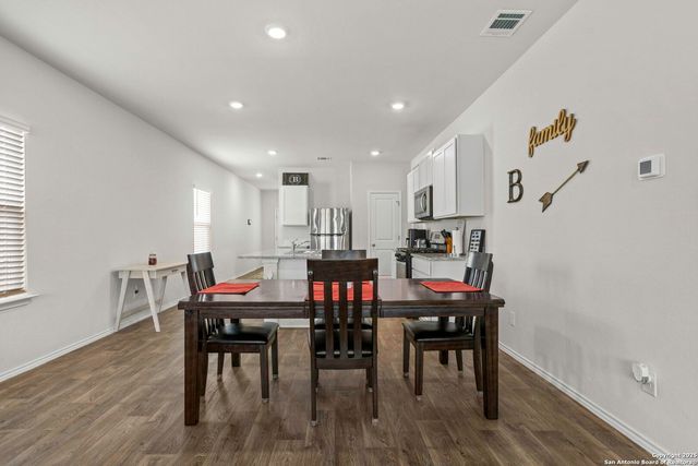 4007 Bay Leaf, Von Ormy, TX 78073