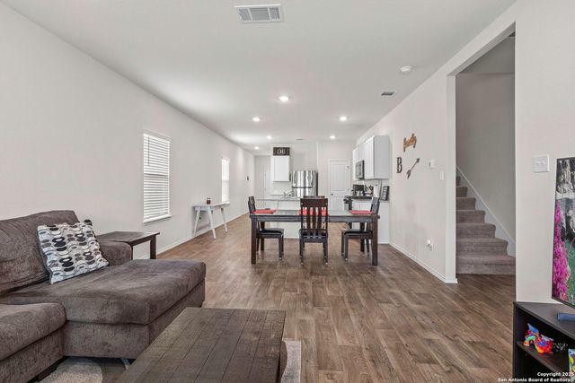 4007 Bay Leaf, Von Ormy, TX 78073