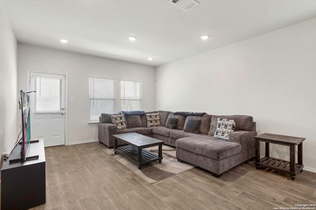 4007 Bay Leaf, Von Ormy, TX 78073