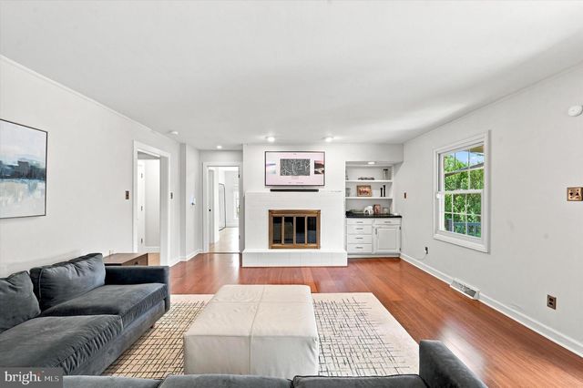 606 FOXFIELDS RD, Bryn Mawr, PA 19010