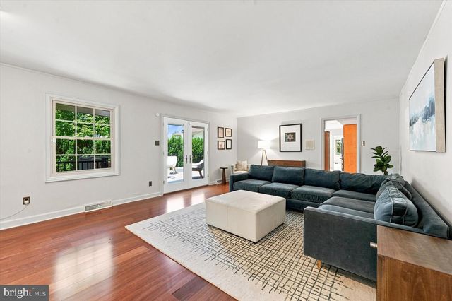 606 FOXFIELDS RD, Bryn Mawr, PA 19010