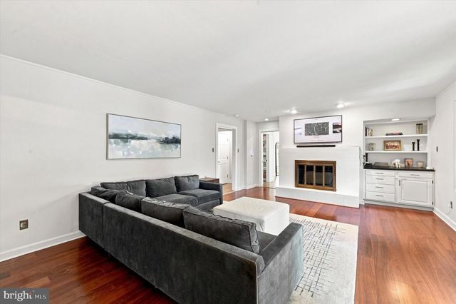 606 FOXFIELDS RD, Bryn Mawr, PA 19010