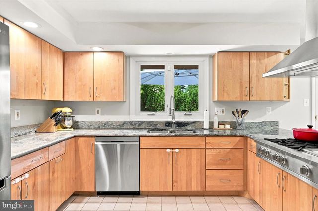 606 FOXFIELDS RD, Bryn Mawr, PA 19010