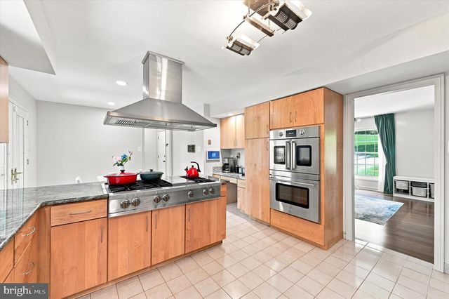 606 FOXFIELDS RD, Bryn Mawr, PA 19010