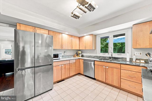 606 FOXFIELDS RD, Bryn Mawr, PA 19010