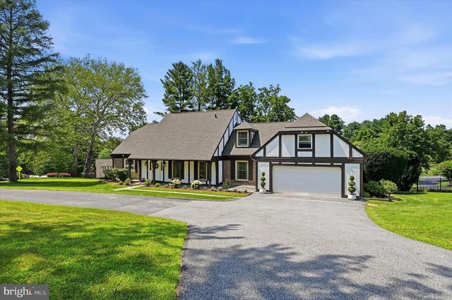 606 FOXFIELDS RD, Bryn Mawr, PA 19010