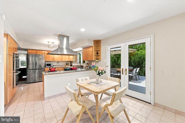 606 FOXFIELDS RD, Bryn Mawr, PA 19010