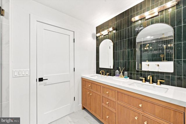 606 FOXFIELDS RD, Bryn Mawr, PA 19010