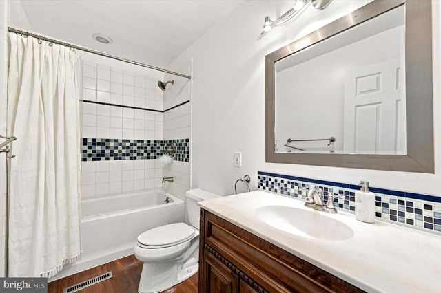 606 FOXFIELDS RD, Bryn Mawr, PA 19010