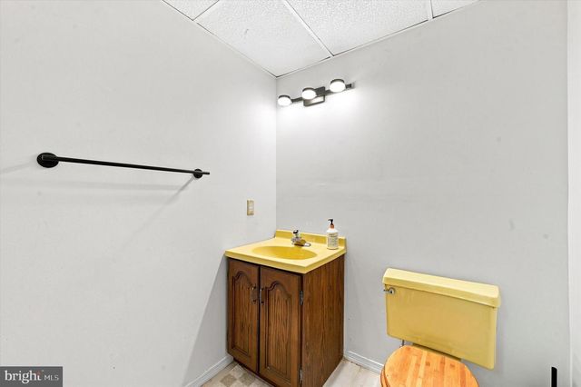 606 FOXFIELDS RD, Bryn Mawr, PA 19010