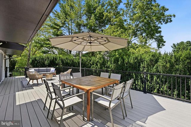 606 FOXFIELDS RD, Bryn Mawr, PA 19010