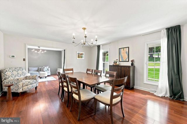 606 FOXFIELDS RD, Bryn Mawr, PA 19010