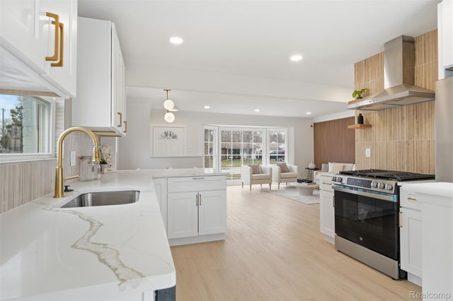 27427 Vargo Street, Livonia, MI 48152