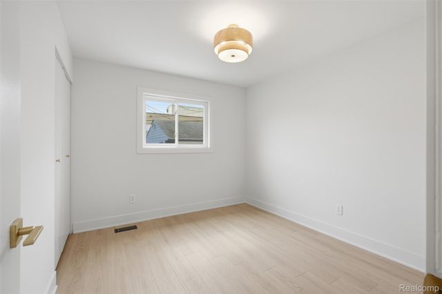 27427 Vargo Street, Livonia, MI 48152